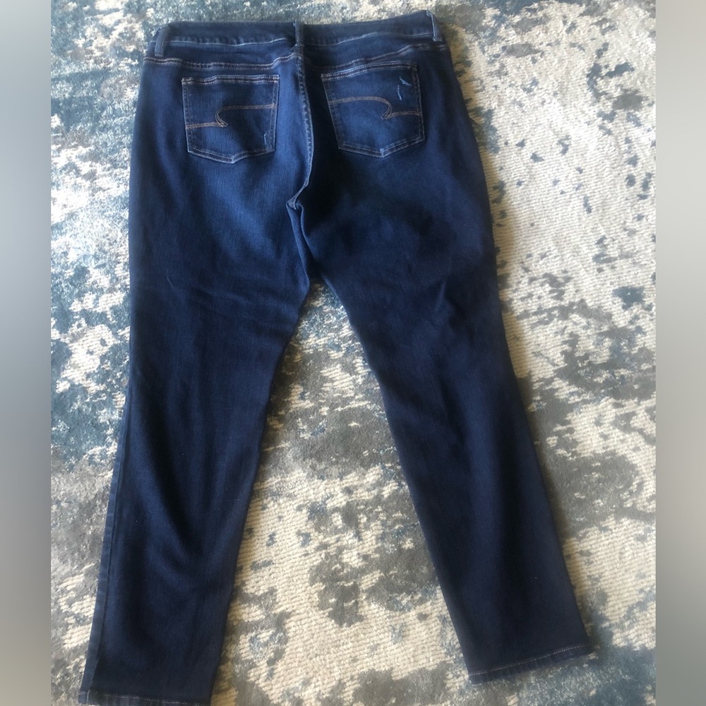 Ladies distressed jeans, size 16, like new - Picture 2 of 2